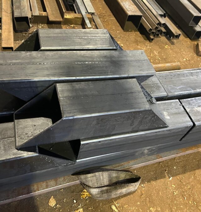 Caurule 150x150x5 S355 – Pasūtījums