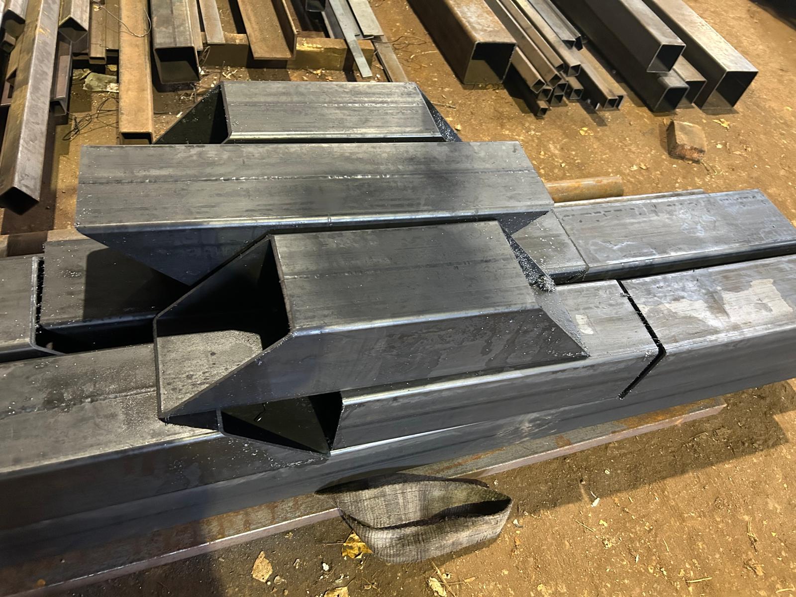 Caurule 150x150x5 S355 – Pasūtījums