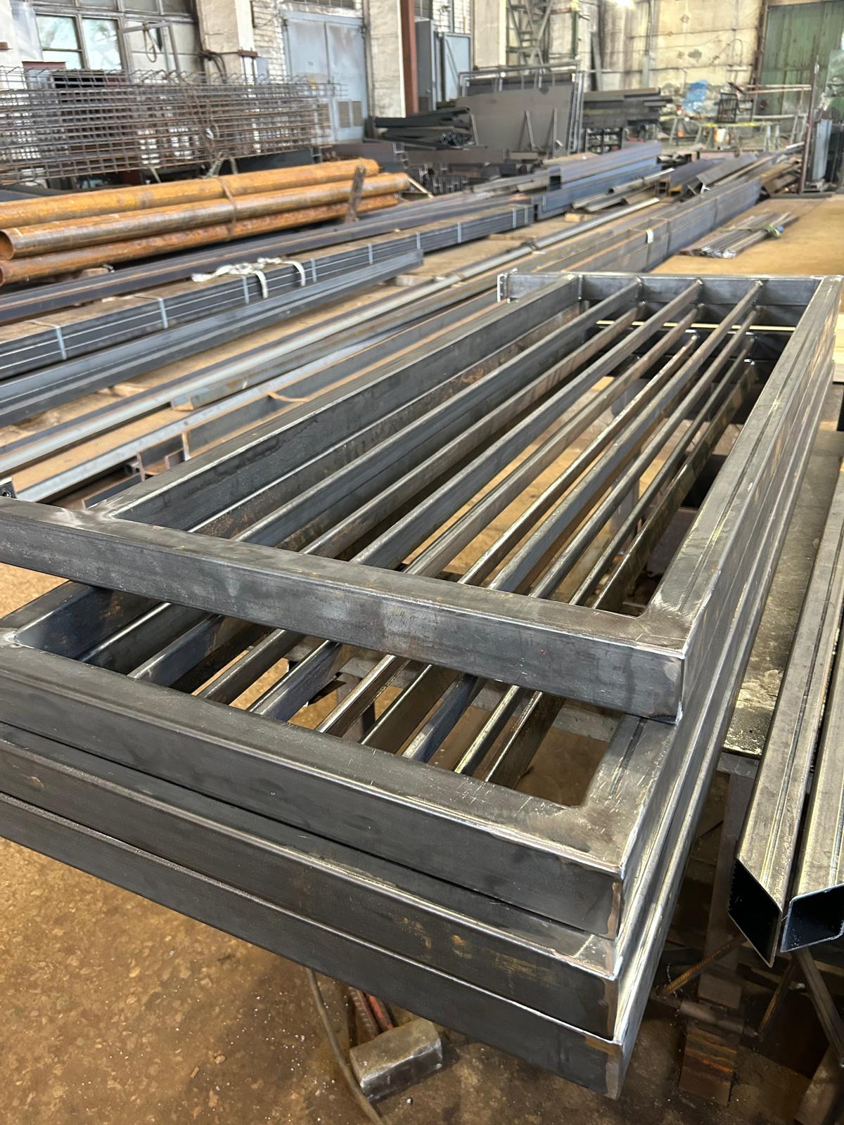 Dekoratīvas tērauda margas