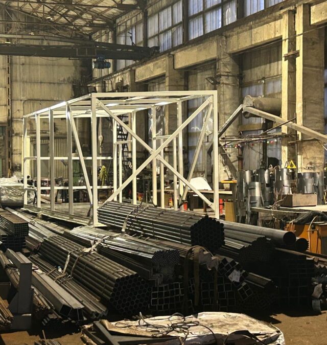 Mazas ēkas tērauda karkasa izgatavošana