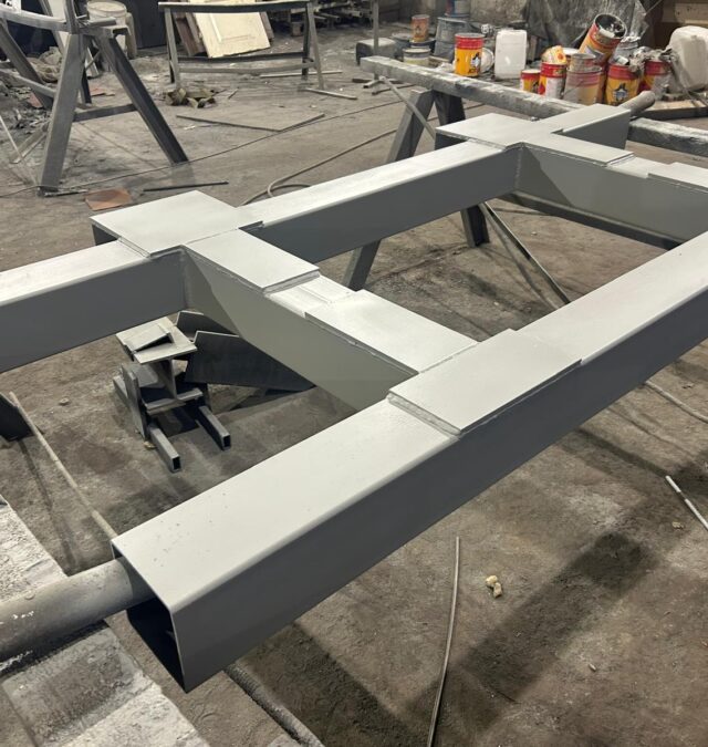 Statīvs industriālai aparatūrai