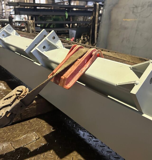 Pastiprinātas izturības gruntētas tērauda kolonnas