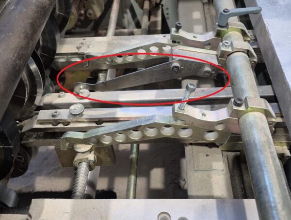 Atsper­tērauda plāksnes lāzergriešana