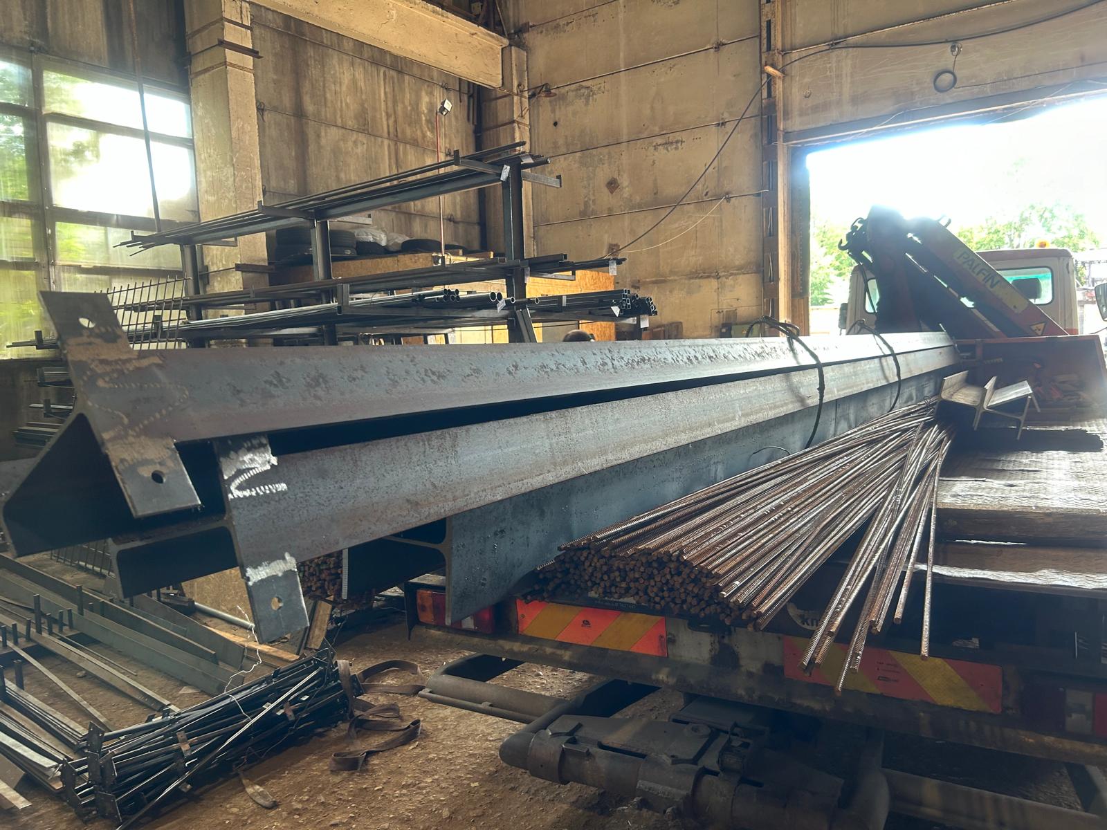 Metāla konstrukciju un armatūras piegāde ar izkraušanu objektā