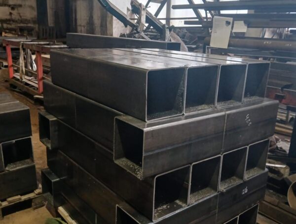 Izturīga S355 kvadrātcaurule 220x220x6