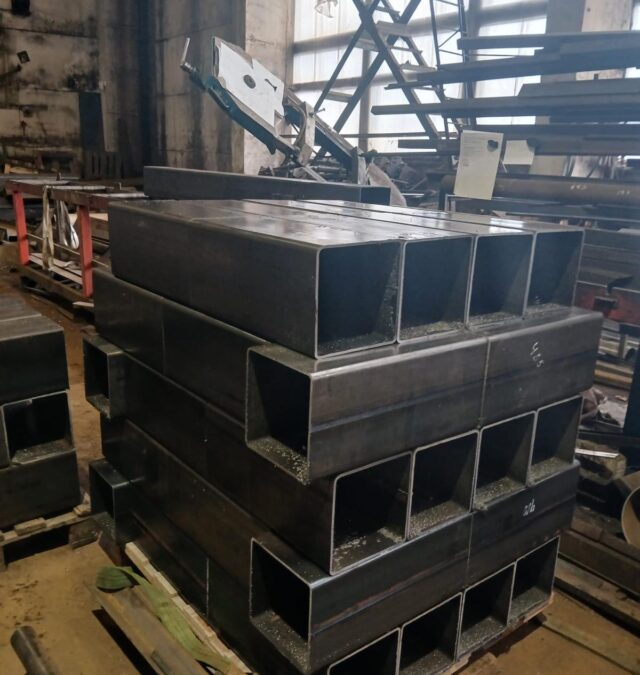 CAURULE 220x220x6 S355 L-12m – Pasūtījums