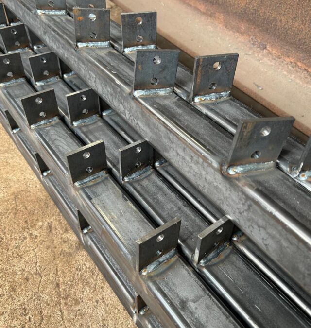 Tērauda žalūziju stiprinājumu izgatavošana