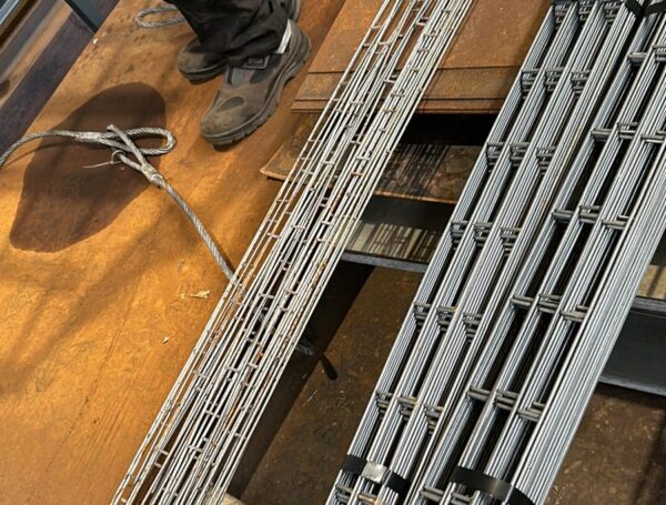 Bī armatūras distanceri dzelzsbetona plātņu un pamatu armēšanai