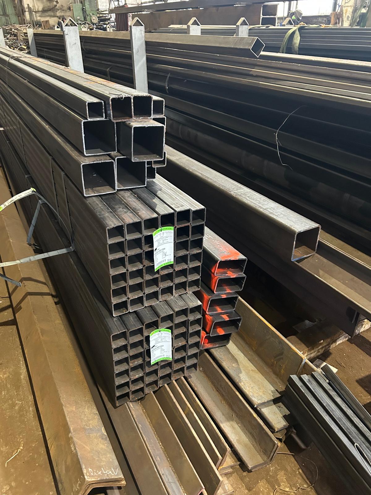 Pasūtījums: piegādājām S420 tērauda profilcaurules un kvadrātcaurules