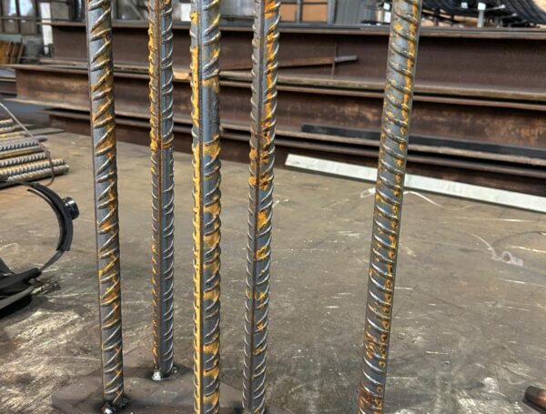 Plāksne sametināta ar armatūru