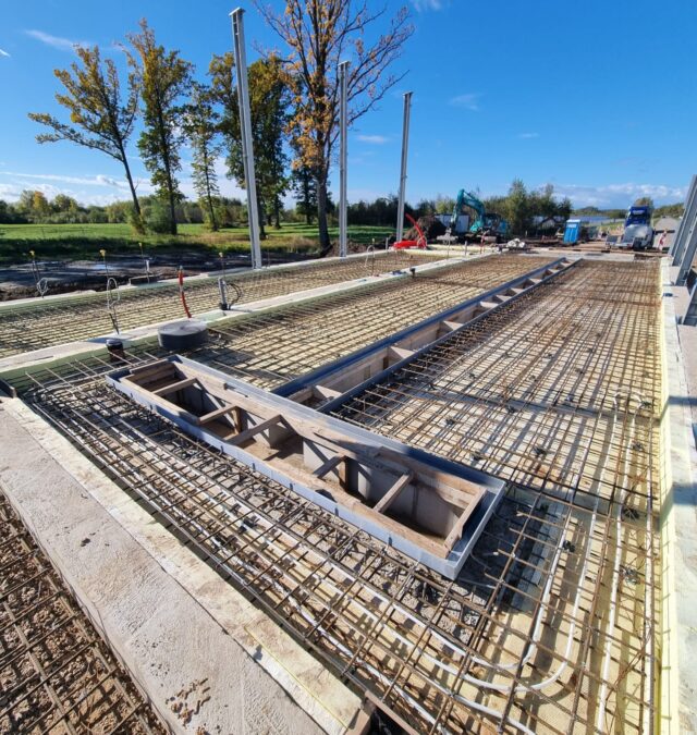 MelnaisMetāls.LV🤝PamatuMeistars.LV – Cinkoti betonēšanas elementi