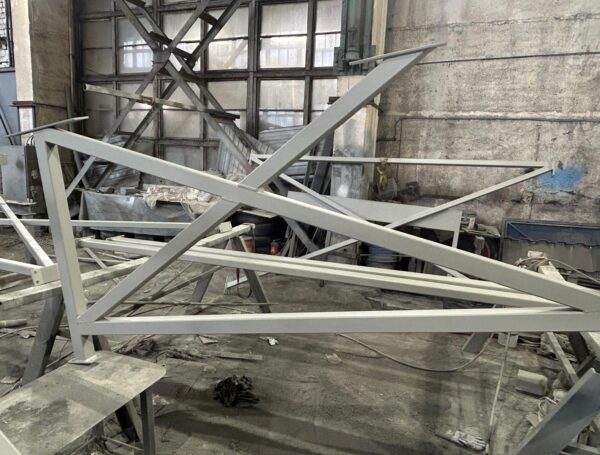 Tērauda rāmju izgatavošana pēc individuālas specifikācijas