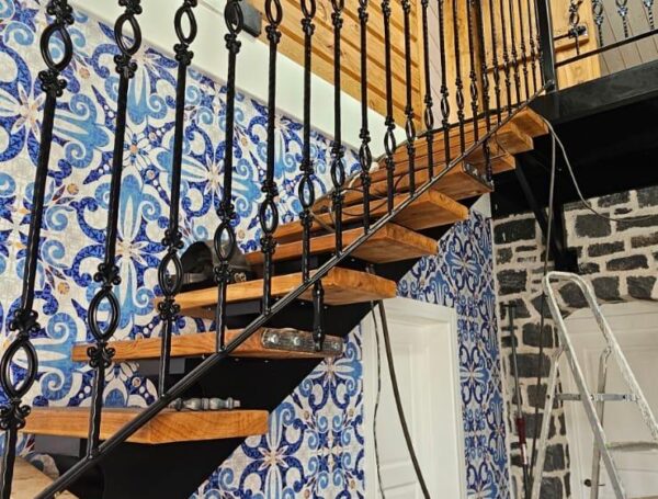 Dekoratīvas kāpņu margas