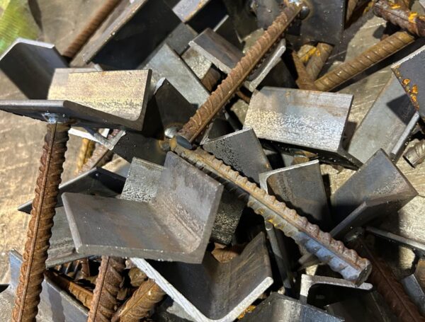 metāla detaļa 75x50x5