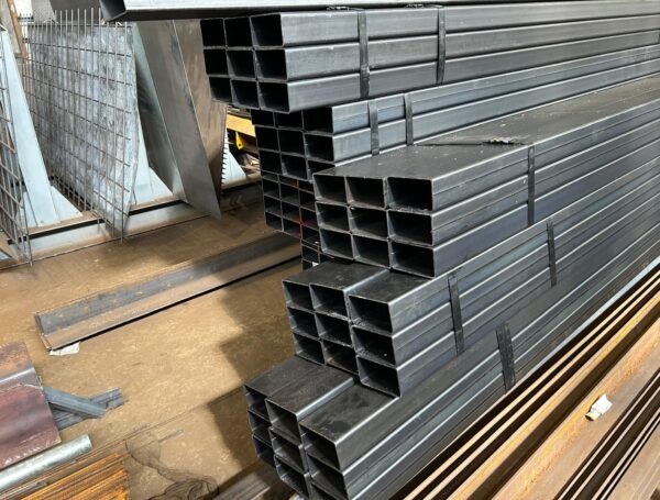 Caurule 140x80x4 S355